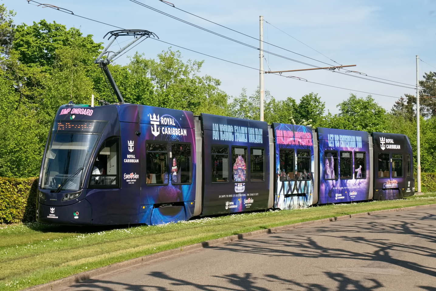 (c) D. Madoerin,  CH-Ettingen