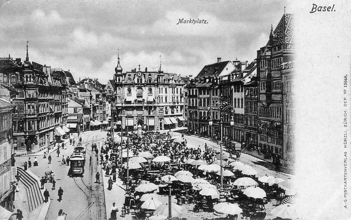 Marktplatz um 1901